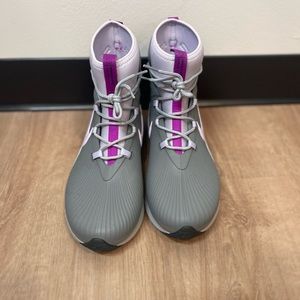 Size 7 girls NIKE boots